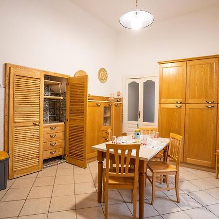 Апартаменты La Casina Nel Centro Тропея Экстерьер фото